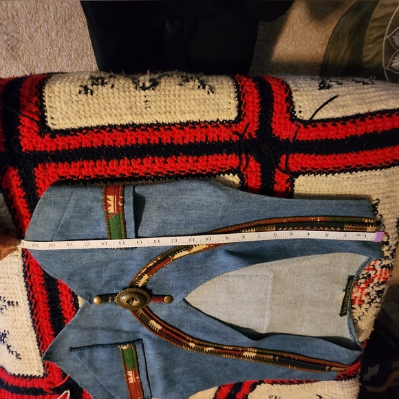 The coolest denim vest ever...VINTAGE - Picture 11 of 12